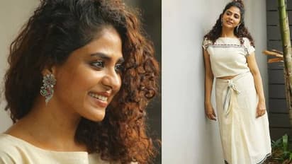 'മുണ്ടുടുത്ത ഞാൻ'; പുതിയ പരീക്ഷണവുമായി പൂര്ണ്ണിമ ഇന്ദ്രജിത്ത്