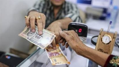 మీ అకౌంట్లో ఎక్కువ డబ్బు డిపాజిట్ చేస్తున్నారా.. అయితే మీకు నోటీసులు తప్పవు