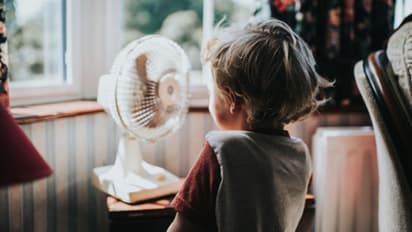 10 நிமிஷம் தான்.. இனி Table Fan கிளீன் பண்றது ரொம்பவே ஈஸி..!!  