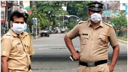 'കൊവിഡ് മാർഗനിർദ്ദേശങ്ങൾ ജനങ്ങൾ ലംഘിക്കുന്നുണ്ടോ?' അറിയാൻ പൊലീസിന്റെ മിന്നൽ പരിശോധന