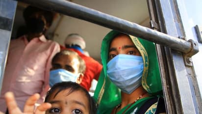 കൊവിഡ് ഭീതി ഒഴിയാതെ മഹാരാഷ്ട്ര, 24 മണിക്കൂറിനിടെ 64 മരണം