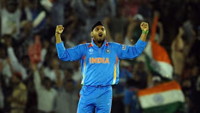 'എന്നെ വയസനാക്കരുത്, ഇന്ത്യക്കായി പന്തെിറിയാന് ഇനിയും എനിക്കാവും': ഹര്ഭജന് സിംഗ്