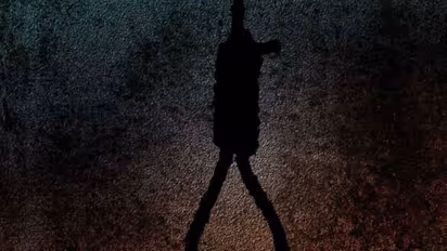 'മകളെ ഷാളിൽ കെട്ടിത്തൂക്കിയ ശേഷം ആത്മഹത്യ'; അമ്മയും ഒന്നര വയസുകാരിയും  മരിച്ച നിലയിൽ