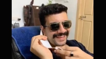 'ഈ മാസ്ക് വച്ച് മരണവീട്ടില് പോകല്ലേ'; രമേശ് പിഷാരടിയുടെ വെറൈറ്റി മാസ്ക്