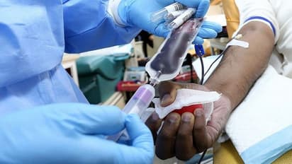 హైద్రాబాద్లో ఎంగేజ్ మెంట్ కు హాజరైన 15 మందికి కరోనా: వరుడి తండ్రి మృతి