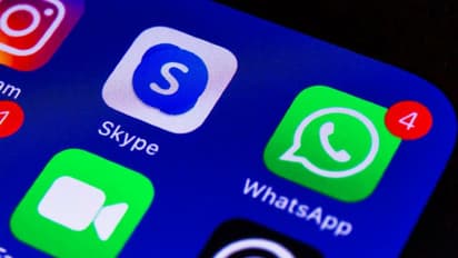 বৃদ্ধা মায়ের নগ্ন ছবি প্রকাশ করে ব্ল্যাকমেল, লকডাউনে কি মৃত্যু ঘটল মনুষ্যত্বের