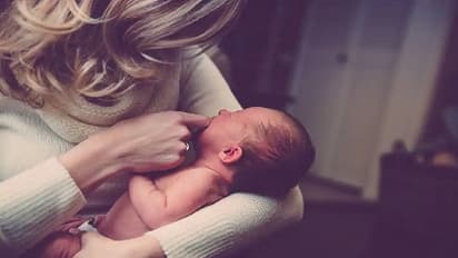 করোনায় সংক্রমণ এখনও বাড়ছে, এরই মাঝে হাজির বর্ষা, এই সময় শিশুর নিন বিশেষ যত্ন