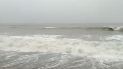 আমফান আসার আগে অশনি সংকেত, দিঘায় সমুদ্রের ঢেউয়ে ভাঙল বাঁধ