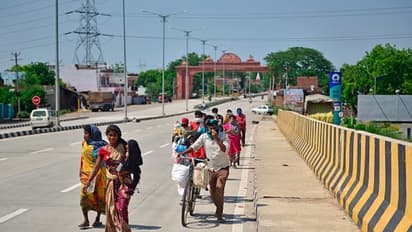 ಬೆಂಗಳೂರಿನಿಂದ 2000 ಕಿ.ಮೀ. ನಡೆದು ಮನೆ ತಲುಪಿದ ವ್ಯಕ್ತಿ ಹಾವಿಗೆ ಬಲಿ!