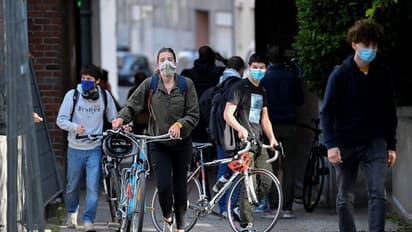 এসে গিয়েছে করোনার দ্বিতীয় ঢেউ, ইউরোপ সহ পৃথিবীর বিভিন্ন দেশে নতুন করে শুরু নিয়মের কড়াকড়ি