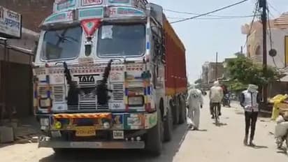 സര്‍ക്കാര്‍ ബസ് കാത്തുനില്‍ക്കെ യുപിയില്‍ ട്രക്ക് കയറി ആറ് വയസ്സുകാരിക്ക് ദാരുണാന്ത്യം