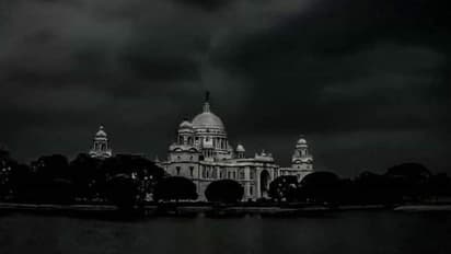 কলকাতা থেকে ২০ কিলোমিটার দূরে তিনঘণ্টার বৃষ্টিতেই শহরের একাধিক এলাকায় জমল জল