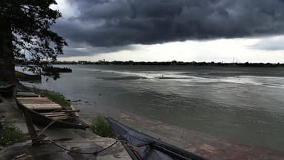 বঙ্গোপসাগরে নিম্নচাপের পূর্বাভাস, প্রবল বর্ষণে ভাসতে চলেছে কলকাতা-সহ দক্ষিণবঙ্গ