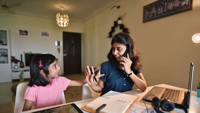 Parenting: ক্রমে বাড়ছে বাচ্চার লাজুক স্বভাব, সোশ্যাল অ্যাংজাইটি ডিসঅর্ডারে ভুগছে না তো