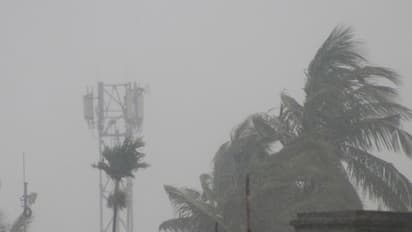 আবার রাজ্য়জুড়ে ঝড়বৃষ্টি, চলতে পারে টানা চার থেকে পাঁচদিন