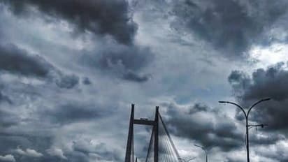 পুজোর মুখেই ভয়াবহ ঘুর্ণীঝড়ের সম্ভাবনা, সৃষ্টি হচ্ছে গভীর নিম্নচাপ, ভাসতে কলকাতা-সহ রাজ্য