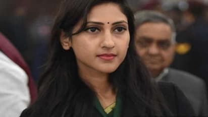 10 साल पार्टी में रहने के बाद पिता को कांग्रेस ने किया था बाहर,अब बेटी अदिति सिंह को 4 साल में निकाला