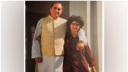 അച്ഛനോടൊപ്പമുള്ള അവസാന ചിത്രം വൈകാരികമായ കുറിപ്പിനൊപ്പം ട്വീറ്റുചെയ്ത് പ്രിയങ്കാ ഗാന്ധി