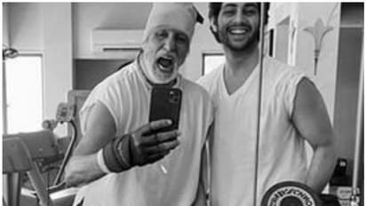 കൊച്ചുമകനുമൊത്ത് ആവേശത്തോടെ അമിതാഭ് ബച്ചൻ, ഫോട്ടോ ഷെയര് ചെയ്ത് താരം!