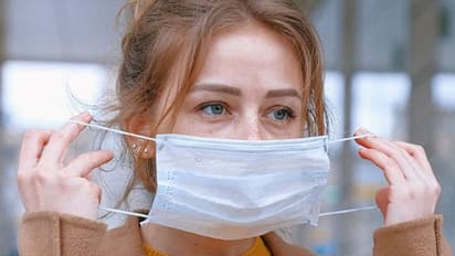 বাড়ির বাইরে পা রাখার আগে, জেনে নিন একটানা মাস্ক ব্যবহারের এই নিয়মগুলি