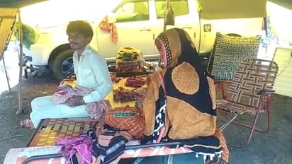 ಲಾಕ್‌ಡೌನ್‌ ಎಫೆಕ್ಟ್‌: ರಸ್ತೆ ಬದಿಯಲ್ಲೇ ಮಗುವಿಗೆ ಜನ್ಮ ನೀಡಿದ ತಾಯಿ, ಸಂಕಷ್ಟದಲ್ಲಿ ಅಲೆಮಾರಿ ಕುಟುಂಬ