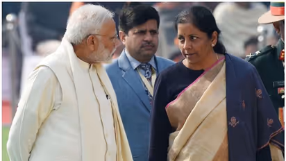 ഇന്ത്യൻ സമ്പദ് വ്യവസ്ഥ തകർച്ചയിലേക്ക്, 5 ട്രില്യൺ ഡോളറൊക്കെ സ്വപ്നം മാത്രം