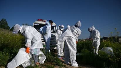 గోదావరి జిల్లాల్లో కరోనా కలకలం: మరణించిన వ్యక్తి ద్వారా 8మందికి సోకిన వైరస్