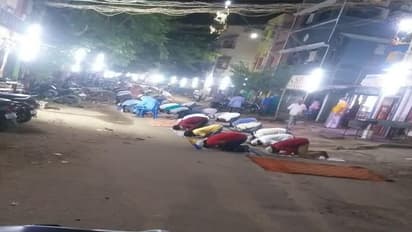 தடையை மீறி பொது இடத்தில் தொழுகை நடத்திய இஸ்லாமியர்கள்..! 600 பேர் மீது வழக்கு பதிவு..!
