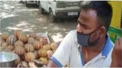 வாய்ப்பும் இல்லை... வருமானமும் இல்லை... குடும்பத்தை காப்பாற்ற தெருத்தெருவாக பழம் விற்கும் நடிகர்!