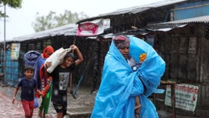 ২-৩ ঘন্টার মধ্যেই ৪ জেলায় বৃষ্টির পূর্বাভাস, শনিবারের অবধি উত্তরবঙ্গে দুর্যোগের আশঙ্কা