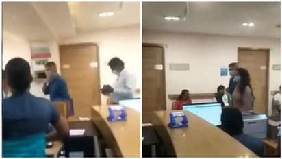 மனைவி ஷாலினியுடன் மருத்துவ மனைக்கு வந்த அஜித்..! என்ன ஆச்சு? வைரலாகும் வீடியோ..!