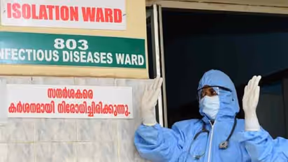 മസ്കറ്റിൽ നിന്ന് കണ്ണൂരിലെത്തിയ പ്രവാസിക്ക് കൊവിഡ് ലക്ഷണം, ആശുപത്രിയിലേക്ക് മാറ്റി