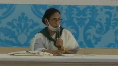 'বুলবুলের ৬ মাসের মধ্যেই আমফানের তাণ্ডব কী ভাবে মোকাবিলা করব জানি না' কাকদ্বীপে বললেন মমতা বন্দ্যোপাধ্যায়
