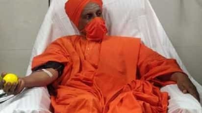 ರಕ್ತದಾನದ ಬಳಿಕ ಸಿದ್ದಗಂಗಾ ಮಠದ ಸಿದ್ದಲಿಂಗ ಶ್ರೀಗಳಿಂದ ವಿಶೇಷ ಹೇಳಿಕೆ...!