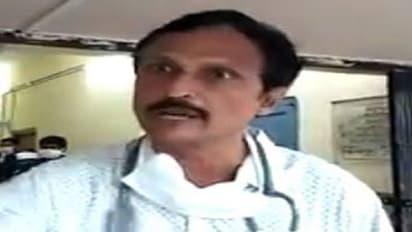 మహిళా పోలీసు చేయి పట్టుకుని తనను వదలాలని ఏడ్చింది: డా. సుధాకర్