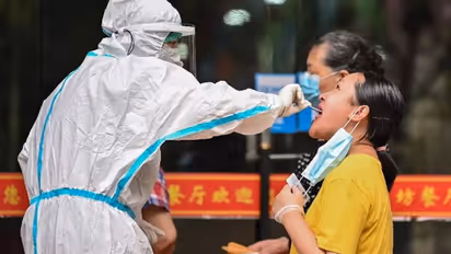 രോഗികളില്ലെന്ന് കണ്ട് ആഘോഷം നടത്തിയതിന്റെ പിറ്റേന്ന് ചൈനയില് 39 പേര്ക്ക് കൊവിഡ് 19