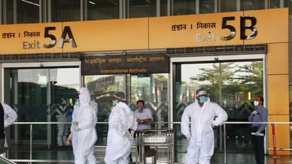 ఇంటర్నేషనల్ ప్యాసింజర్లకు కొత్త రూల్స్.. భారత్‌లోకి వచ్చే వారికి సడలింపులు