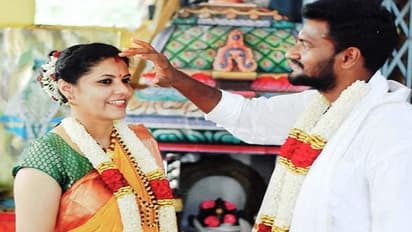 ಸದ್ದಿಲ್ಲದೆ ಮದುವೆಯಾದ ಸುಮನಾ ಸುವರ್ಣ ನ್ಯೂಸ್ನೊಂದಿಗೆ ಮಾತನಾಡಿದ್ದಾರೆ!