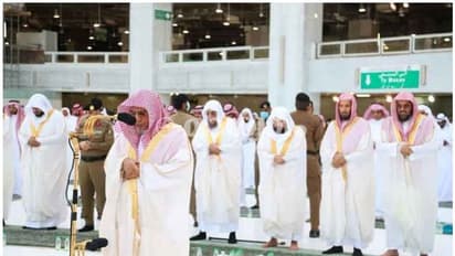 കൊവിഡ് പ്രതിസന്ധിക്കിടെ സുരക്ഷാ മാനദണ്ഡങ്ങള്‍ പാലിച്ച് ഇരുഹറമുകളിലും പെരുന്നാള്‍ നമസ്‌കാരം