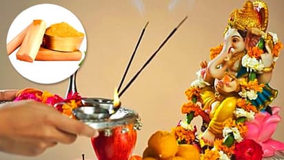 पूजा में भगवान को चढ़ाते हैं चंदन, जानिए क्या है इसका धार्मिक और वैज्ञानिक महत्व