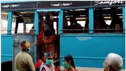 യാത്രക്കാരെ കുത്തി നിറച്ച് സര്വ്വീസ്, ബസ് കസ്റ്റഡിയിലെടുത്ത് പൊലീസ്, ജീവനക്കാര്ക്കെതിരെയും കേസ്