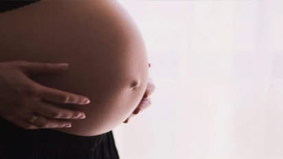 Not all pregnant women going to hospitals need to undergo COVID-19 tests, AAP government tells Delhi HC