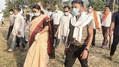 బెల్టు తీసి కొడతానంటూ అధికారులకు కేంద్రమంత్రి వార్నింగ్, వీడియో వైరల్