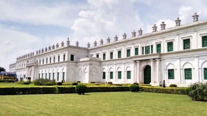 খা-খা করছে এশিয়ার বৃহত্তম ইমামবাড়া, নেই খুশির লেশমাত্র, করোনার গ্রাসে ম্লান নবাব নগরীর ইদ