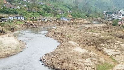 കാലവര്ഷം പടിവാതിലില്; മണ്ണും മാലിന്യവും നിറഞ്ഞ് സ്വാഭാവിക ഒഴുക്ക് നഷ്ടപ്പെട്ട് മുതിരപുഴയാര്