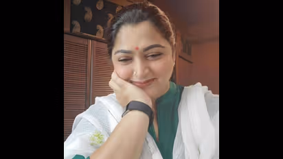 முதிர்ச்சியின்றி ஏதோ லாபம் எதிர்பார்க்கும் குஷ்பு.. காங்கிரஸில் இருந்து வெளியேற்றப்படுகிறார்? அழகிரி காட்டம்.!