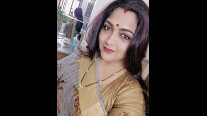 “என்னது.. சுந்தர்.சி உங்கள அரைஞ்சுட்டாரா..?” குஷ்புவை வம்பிழுக்கும் ரசிகர்கள்..!