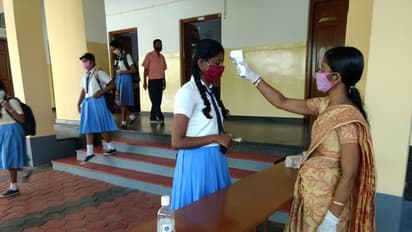 എസ്എസ്എല്സി പരീക്ഷക്ക് 356 വിദ്യാര്ത്ഥികള് എത്തിയില്ല, പ്ലസ് ടുവില് 4458 വിദ്യാര്ത്ഥികള്