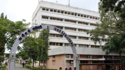 കൊച്ചി നാവിക സേനാ ആശുപത്രിയിൽ നാല് പേരെ കൊവിഡ് ബാധിച്ച് ചികിത്സയിൽ പ്രവേശിപ്പിച്ചു