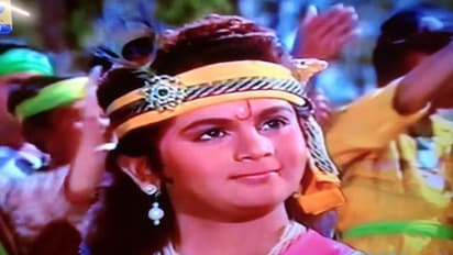 சிறிய வயதில் சீரியலில் குட்டி கிருஷ்ணனாக நடித்த தமிழ் ஹீரோ..! முதல் முறையாக வெளியிட்ட புகைப்படம்!